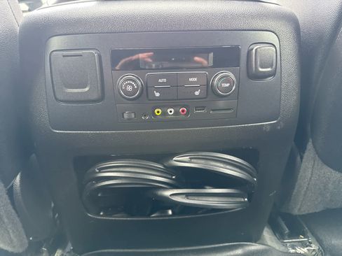 Used 2015 Chevrolet Suburban LTZ image 17