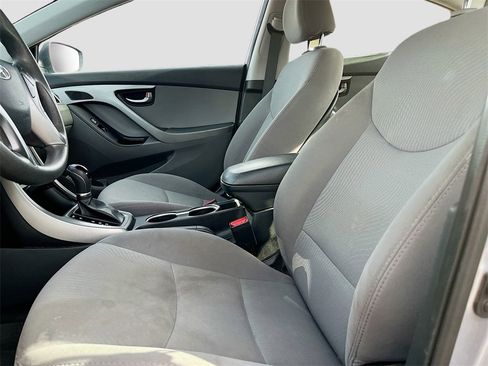 Used 2016 Hyundai Elantra SE image 18