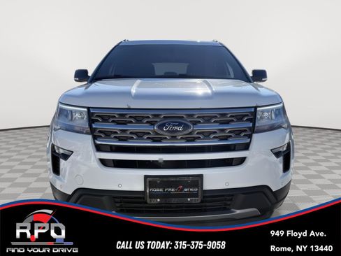 Used 2018 Ford Explorer XLT w/ XLT Technology Feature Bundle image 8