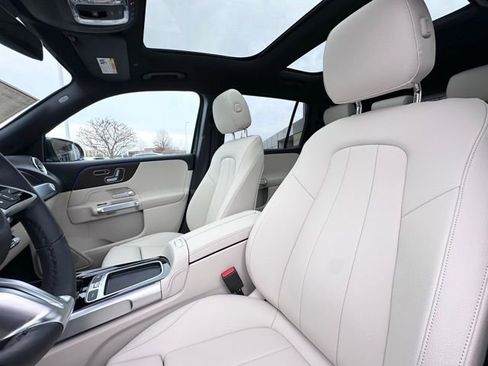 New 2026 Mercedes-Benz GLB 250 4MATIC image 22
