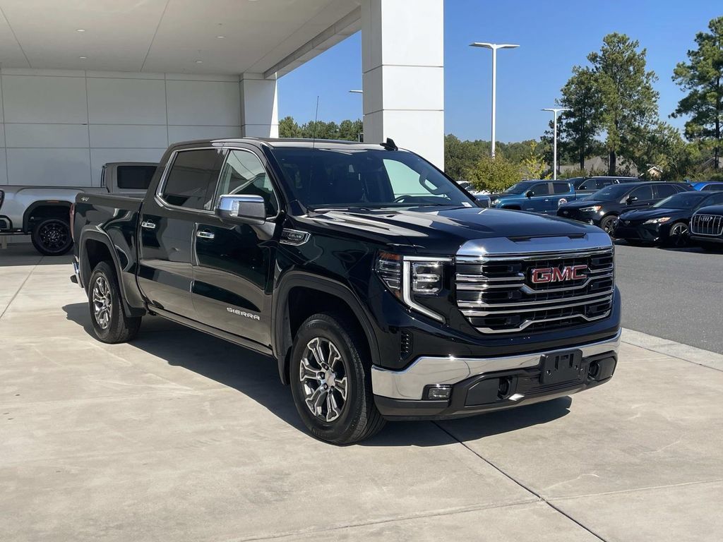Used 2025 GMC Sierra 1500 SLT AWD/4WD image 6