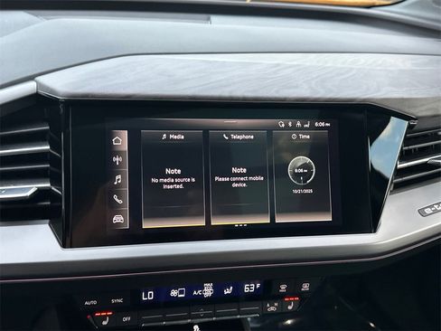 Used 2022 Audi Q4 e-tron Premium Plus w/ Premium Plus image 21