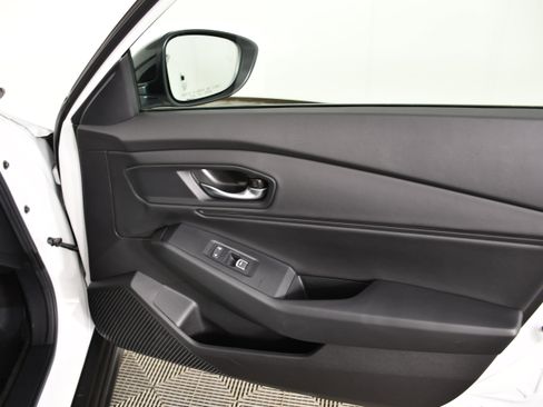 Certified 2025 Honda Accord SE image 38