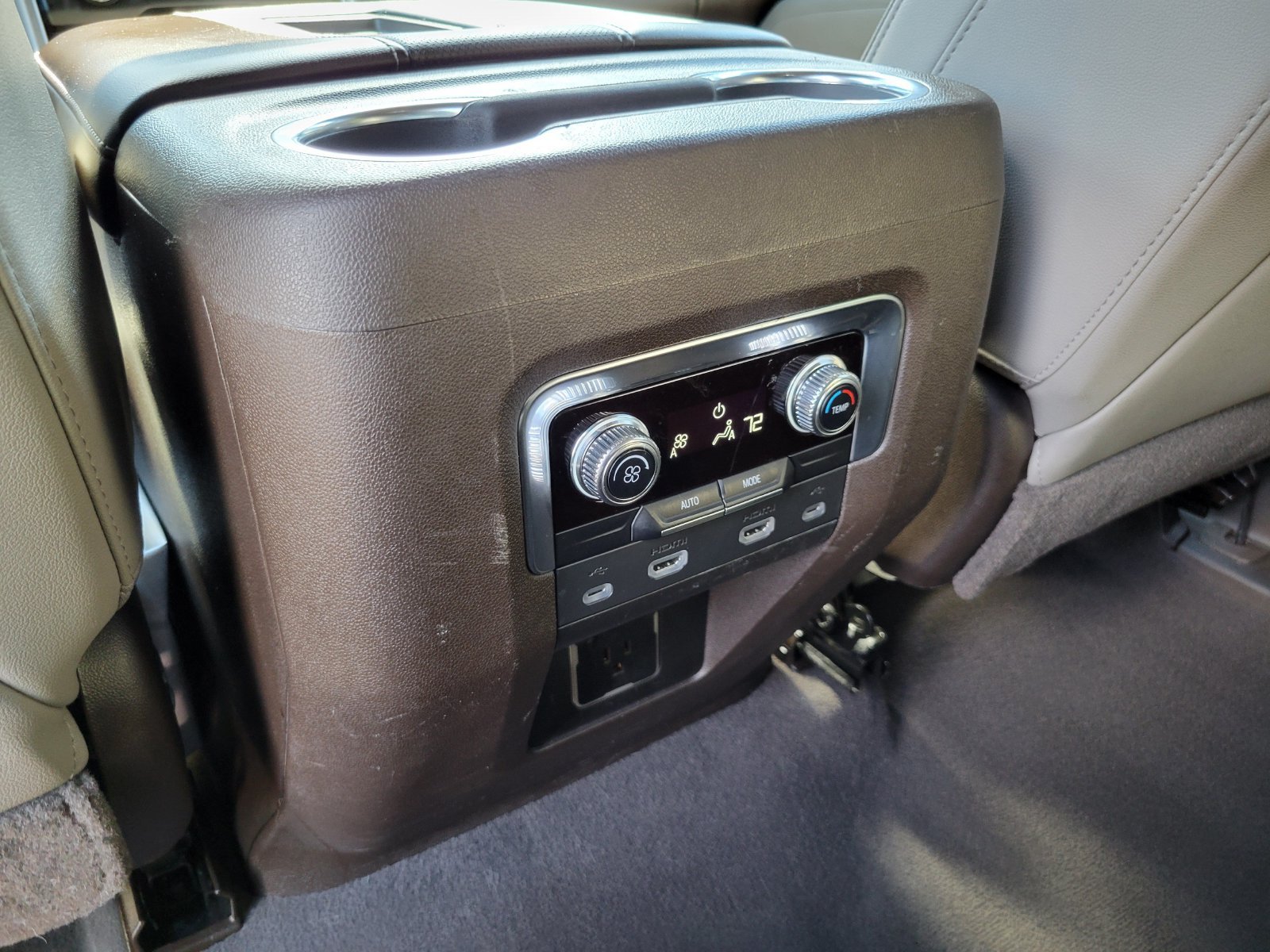 Used 2021 GMC Yukon XL SLT w/ Rear Media and Nav Package AWD/4WD image 29