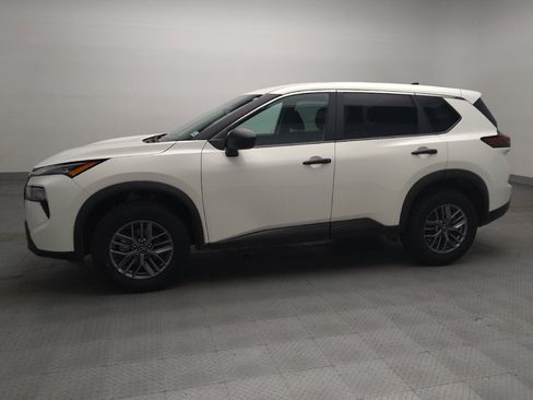 Used 2024 Nissan Rogue S AWD/4WD image 2