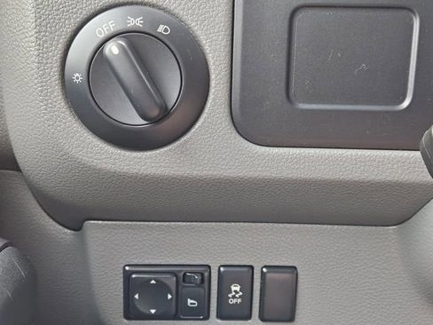 Used 2019 Nissan NV 3500 S image 21