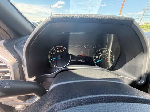 Used 2016 Ford F150 Platinum w/ Equipment Group 701A Luxury AWD/4WD image 17