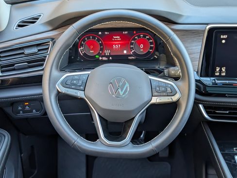 Used 2024 Volkswagen Atlas SEL image 28