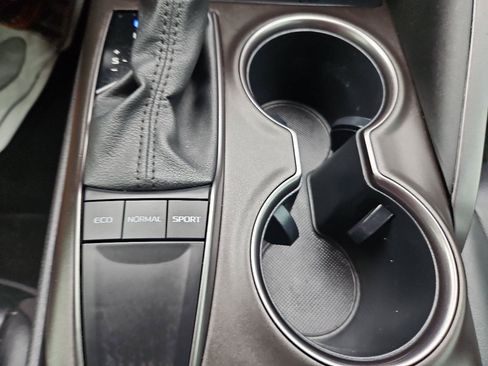 Used 2023 Toyota Camry SE FWD image 34