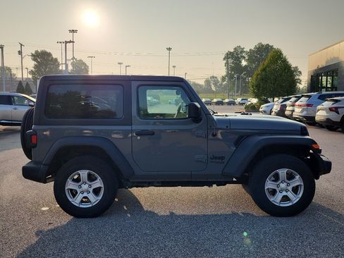 Used 2021 Jeep Wrangler Sport AWD/4WD image 8
