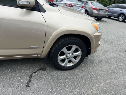 Used 2011 Toyota RAV4 Limited w/ Limited Extra Value Pkg AWD/4WD image 33
