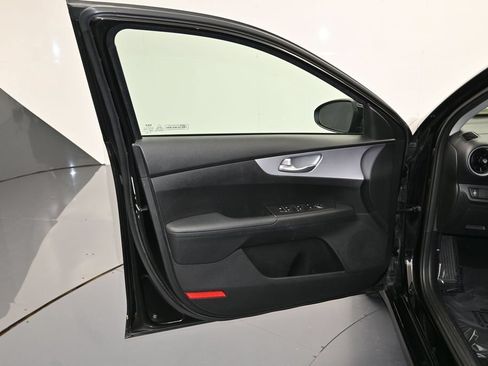 Used 2024 Kia Forte LXS FWD image 10