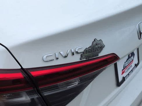 Used 2023 Honda Civic Touring image 13