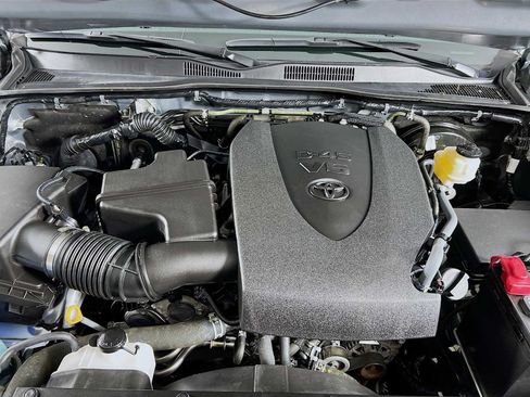 Used 2023 Toyota Tacoma SR AWD/4WD image 28