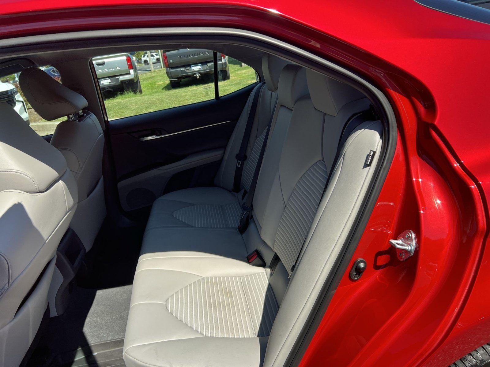 Used 2022 Toyota Camry SE FWD image 23