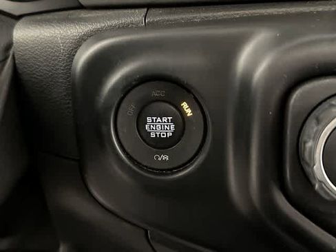 Used 2021 Jeep Wrangler Unlimited Sahara w/ Uconnect 4C Nav & Sound Group image 10