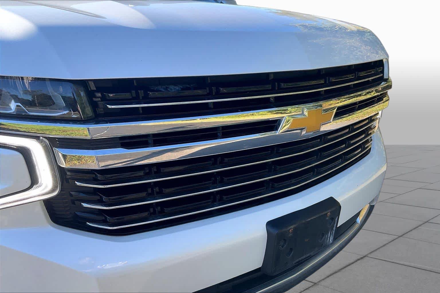 Used 2021 Chevrolet Suburban LT AWD/4WD image 30