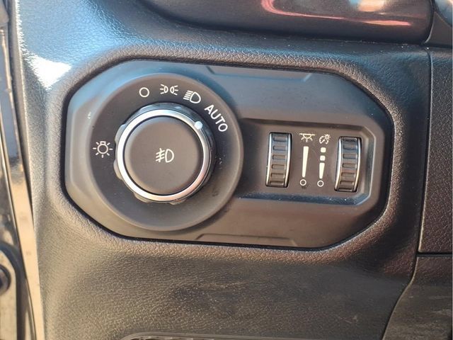 Used 2022 Jeep Wrangler Unlimited Sahara AWD/4WD image 15