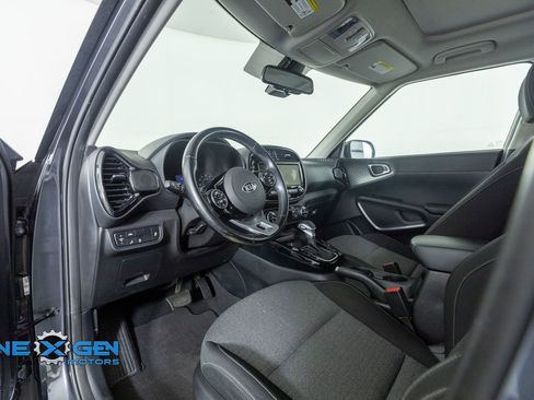 Used 2021 Kia Soul EX FWD image 10
