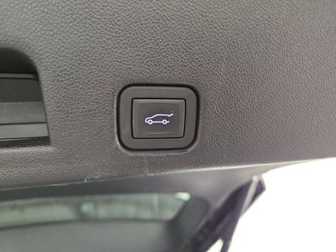 Used 2025 Buick Enclave Preferred AWD/4WD image 34