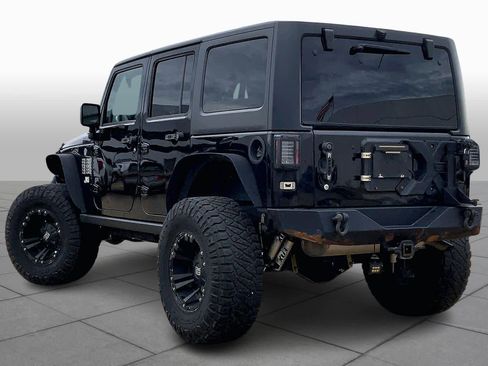 Used 2017 Jeep Wrangler Unlimited Rubicon w/ Connectivity Group image 12