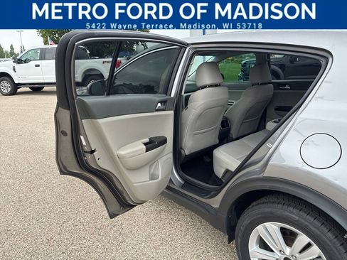 Used 2019 Kia Sportage LX FWD image 31