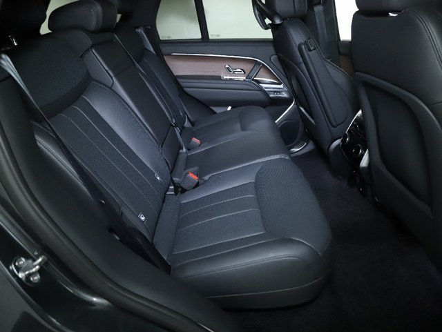 Used 2025 Land Rover Range Rover SE AWD/4WD image 28