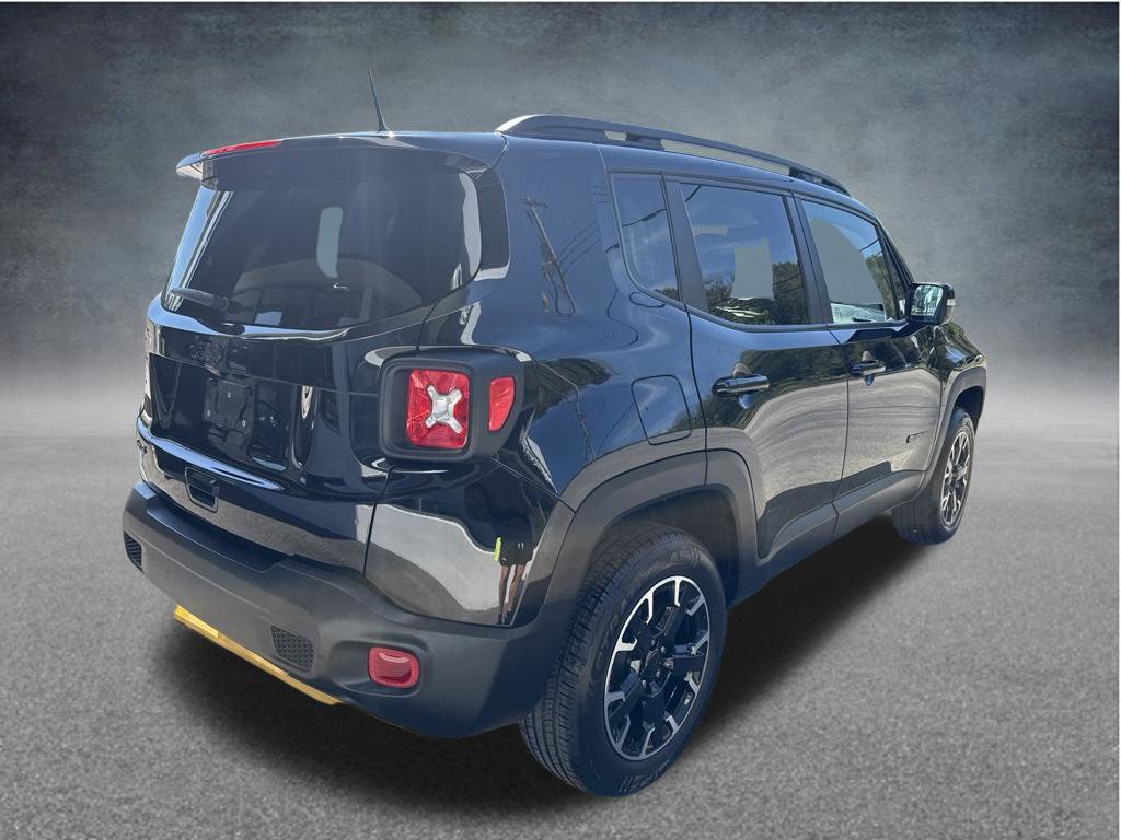 Used 2023 Jeep Renegade Latitude AWD/4WD image 5