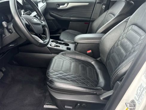 Used 2023 Ford Escape Platinum w/ Premium Technology Package image 22