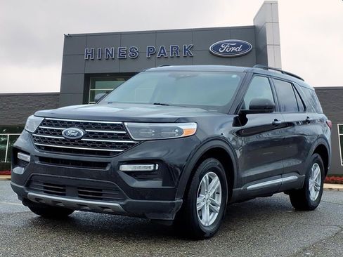 Certified 2023 Ford Explorer XLT w/ Equipment Group 202A image 3