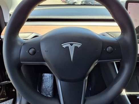 Used 2021 Tesla Model Y Long Range AWD/4WD image 24