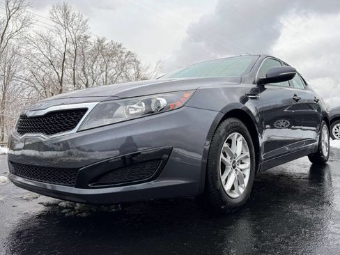 Used 2011 Kia Optima LX image 1