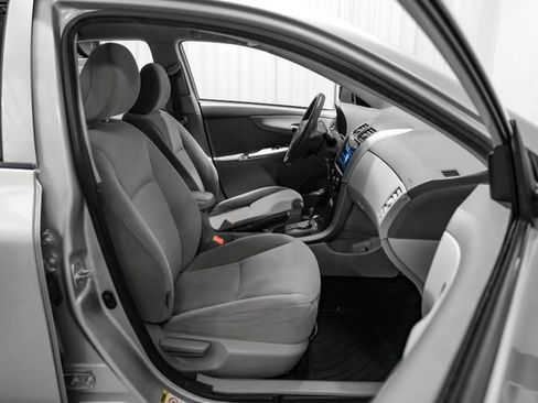 Used 2010 Toyota Corolla LE FWD image 37