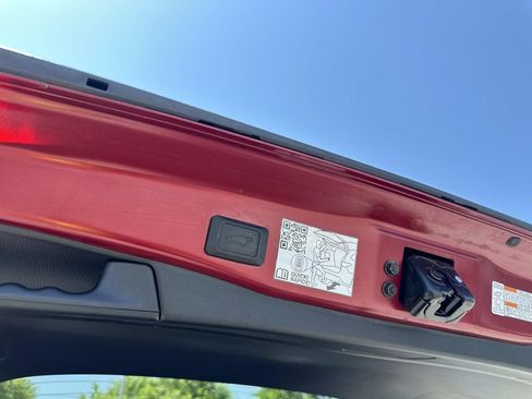 Used 2022 Toyota RAV4 Limited AWD/4WD image 33