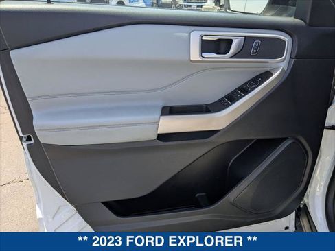 Used 2023 Ford Explorer XLT w/ Equipment Group 202A RWD image 10