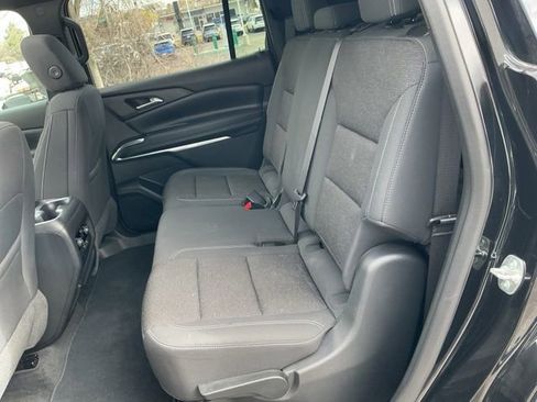 Used 2025 Chevrolet Traverse LT w/ Sun and Wheel Package image 13