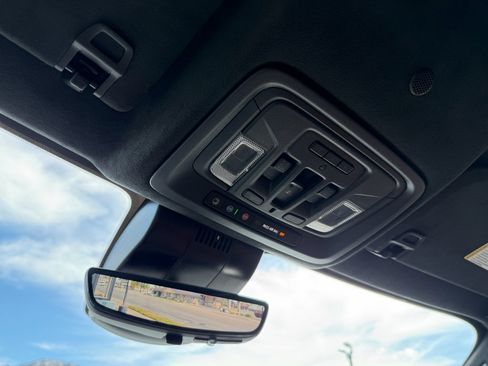 Used 2025 GMC Sierra 2500 Denali Ultimate image 28