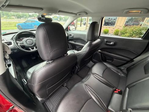 Used 2019 Jeep Compass Latitude w/ Popular Equipment Group AWD/4WD image 23