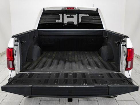 Used 2019 Ford F150 Lariat image 45