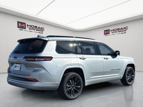 New 2026 Jeep Grand Cherokee L Limited AWD/4WD image 8