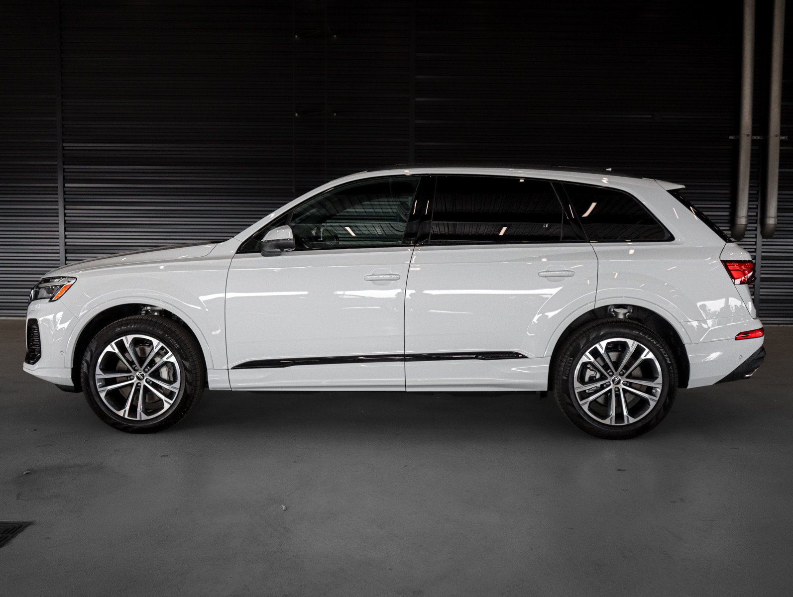 Used 2026 Audi Q7 2.0T Premium w/ Convenience Plus Package AWD/4WD image 12