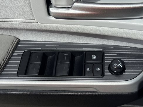 Certified 2026 Toyota Sienna XLE FWD image 15