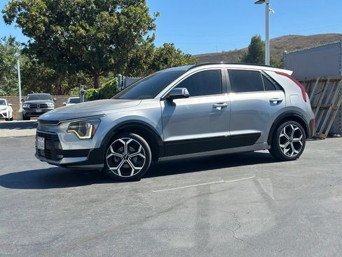 Used 2023 Kia Niro EX Touring FWD image 1