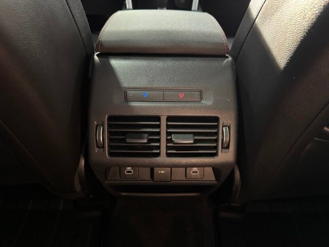 Used 2021 Land Rover Discovery Sport SE R-Dynamic AWD/4WD image 16