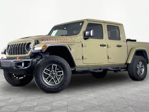 Used 2025 Jeep Gladiator Mojave AWD/4WD image 1