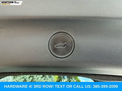 Used 2023 Tesla Model Y Long Range AWD/4WD image 31