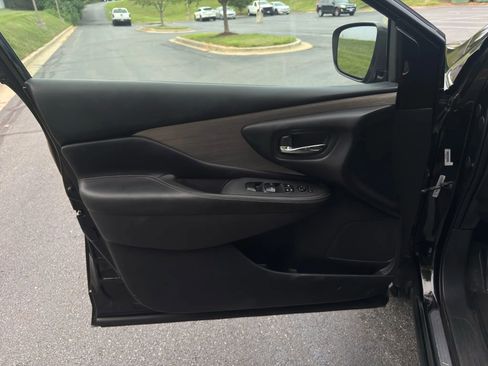 Used 2018 Nissan Murano SV image 19