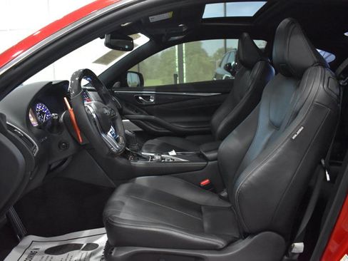 Used 2018 INFINITI Q60 Red Sport 400 w/ Pro Active Package AWD/4WD image 11