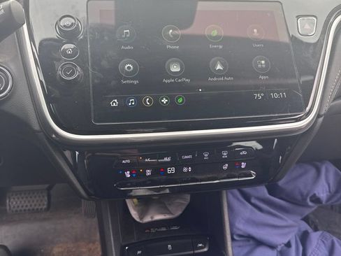 Used 2023 Chevrolet Bolt EUV LT w/ Convenience Package FWD image 2