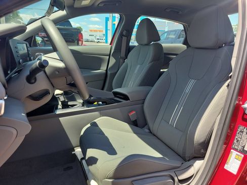 Used 2023 Hyundai Elantra SEL w/ Cargo Package FWD image 14